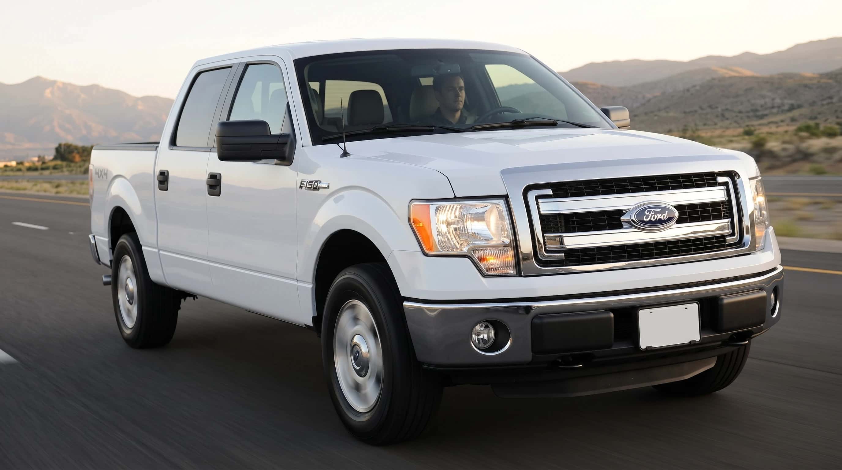 2014 Ford F-150 XLT 4X4 Supercrew CAB Styleside 5.5 FT. BOX 145 IN. WB
