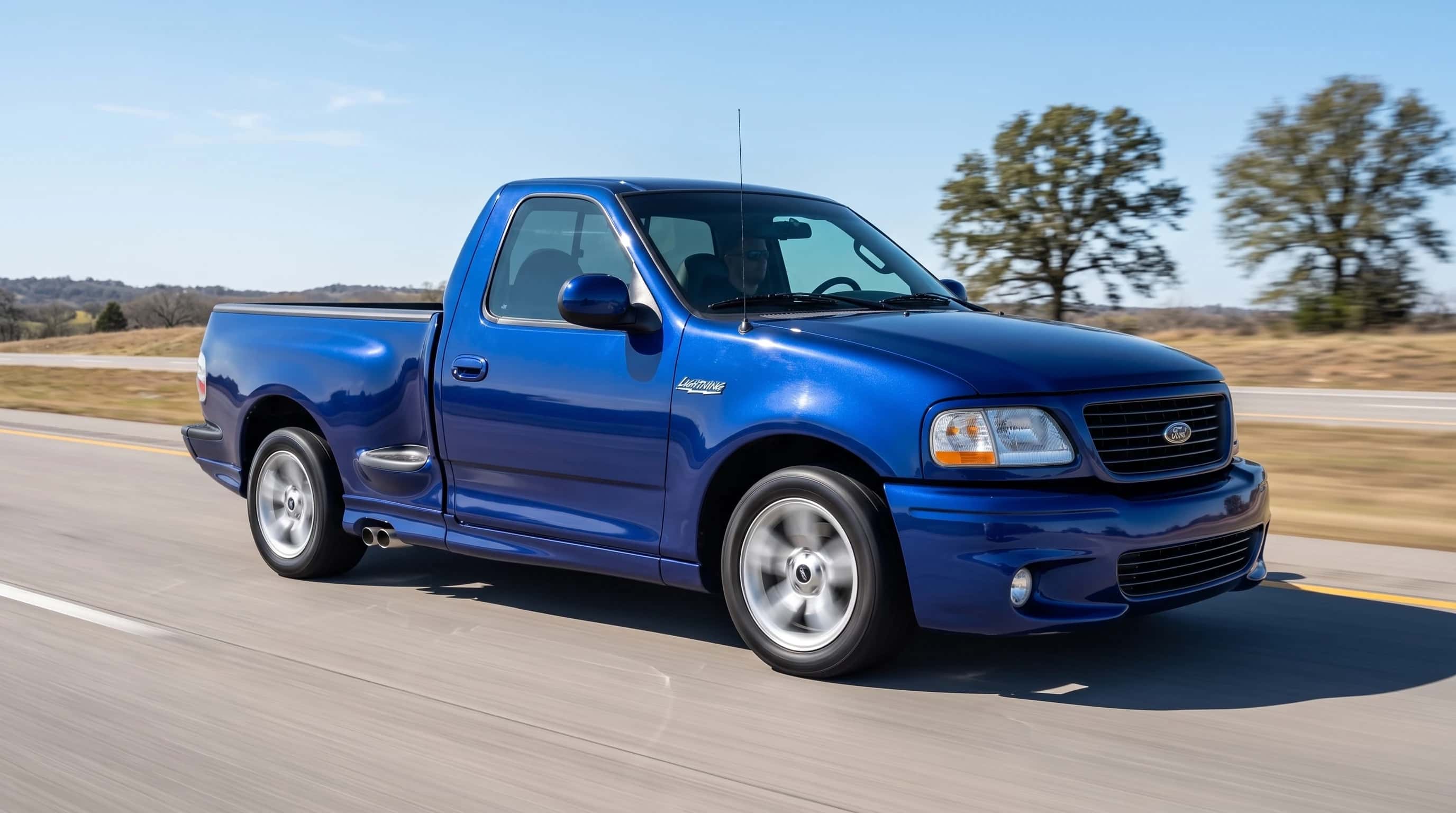 2004 Ford F-150 Lightning 4X2 SVT Regular CAB Flareside 120 IN. WB