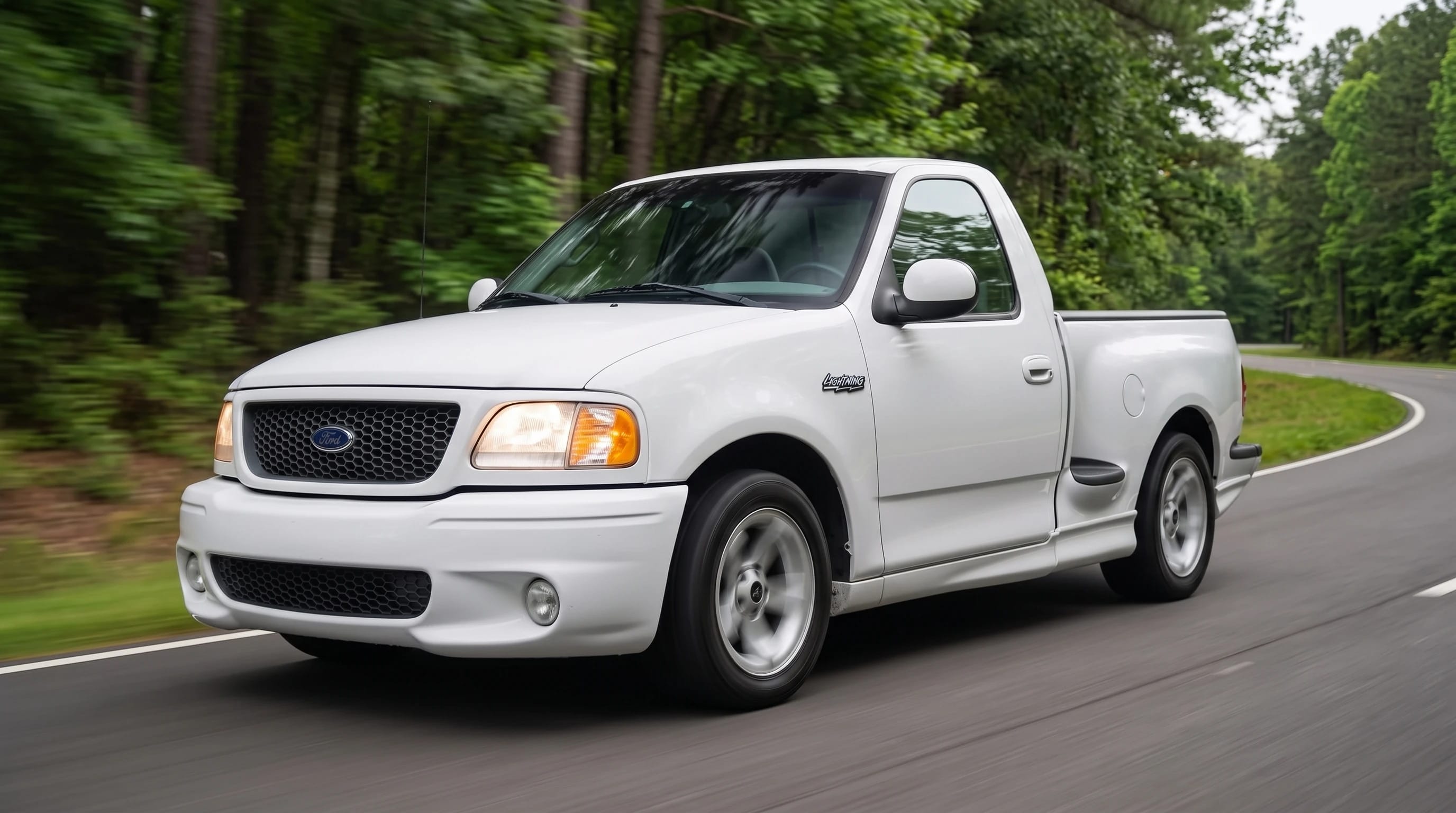 1999 Ford F-150 SVT Lightning 4X2 Regular CAB Flareside 119.8 IN. WB